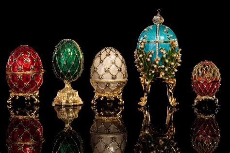 Huevo Fabergé con joyas