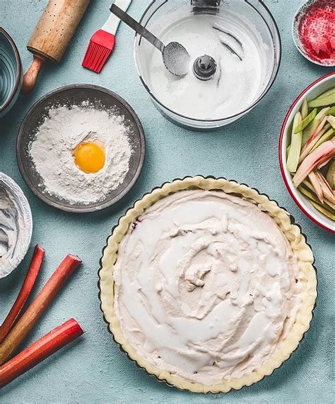 Masa de pastel lista para hornear con pesas