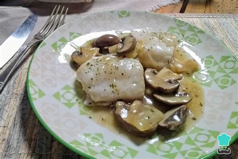 Bacalao con champiñones horneado y listo para servir