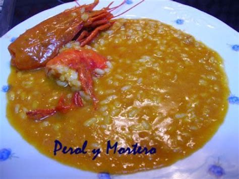 Plato de arroz caldoso de carabineros