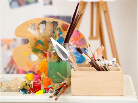 Variedad de materiales de arte disponibles en VPiera