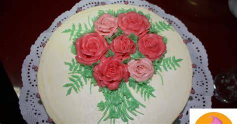 Decoración de tarta con rosas de buttercream
