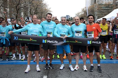 Alicia Álvarez cruzando la meta en la 15KM MetLife Madrid