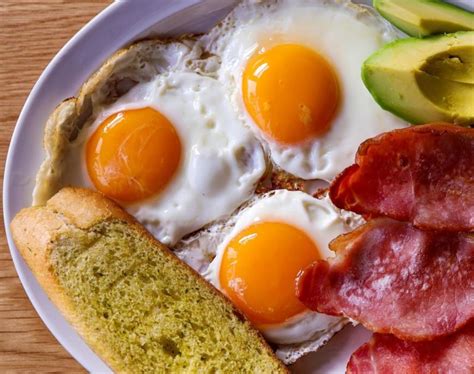 Huevos a la plancha con yema líquida