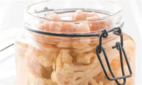 Pickles de coliflor listos para consumir