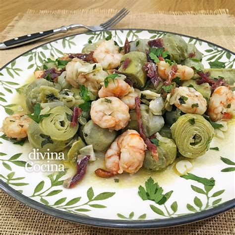 Alcachofas con gambas y jamón salteadas