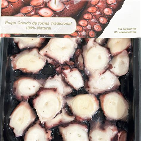Pulpo cocido cortado en rodajas finas