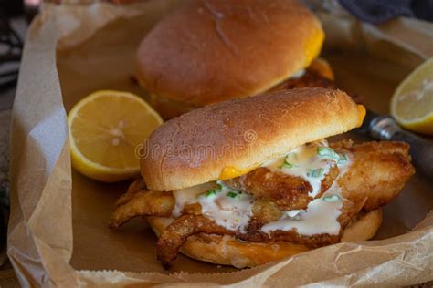 Hamburguesa de pescado con queso