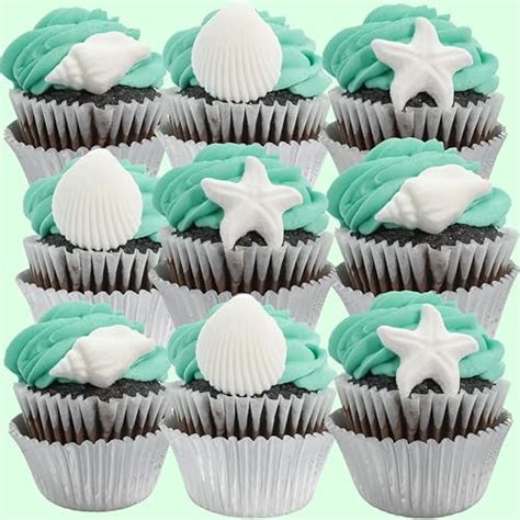 Variedad de decoraciones marinas para pasteles
