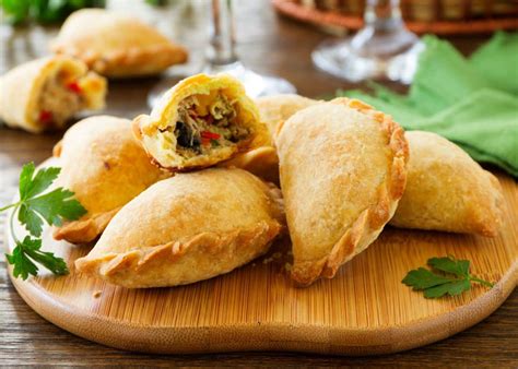 Empanadas argentinas variadas