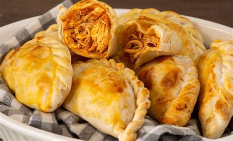 Empanadas de pollo argentinas