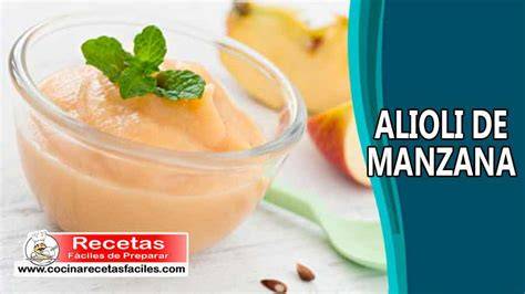 Alioli de manzana en un cuenco