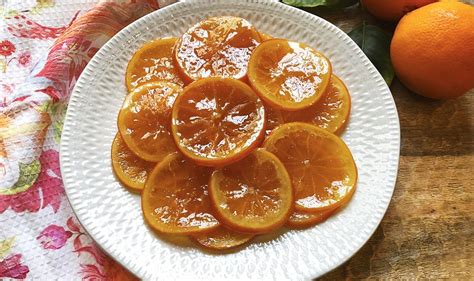 Rodajas de naranja confitada para decorar
