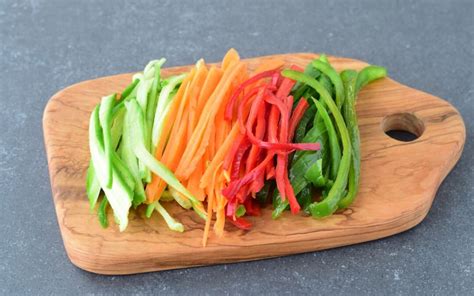 Corte de verduras en juliana