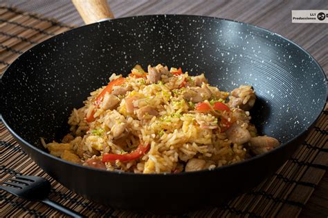 Arroz Chaufa en un wok