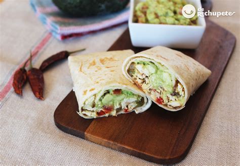 Burritos de pollo con guacamole listos para servir