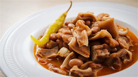 Ingredientes para judías pintas con oreja