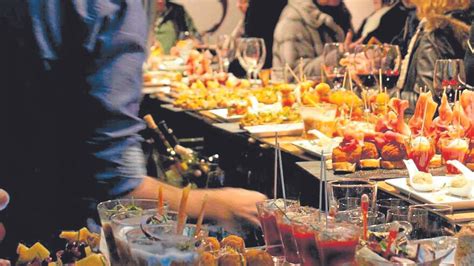 Pinchos variados en la Calle Laurel de Logroño