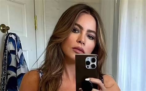 Sofía Vergara en traje de baño en un comercial antiguo