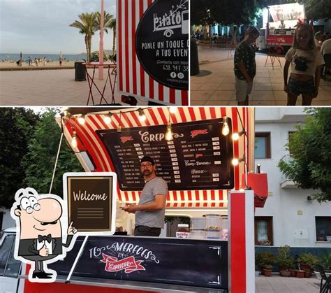Foodtruck de El Pitaco sirviendo crepes