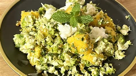 Ensalada de brócoli y mango