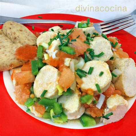 Huevas de merluza aliñadas con piriñaca y huevo duro