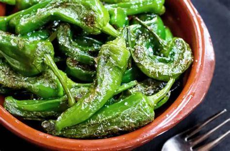 Plato de pimientos de Gernika asados a la plancha