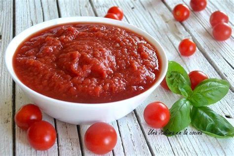 Tomates frescos para salsa italiana