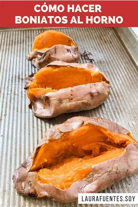 Detalle de boniatos asados crujientes por fuera y tiernos por dentro