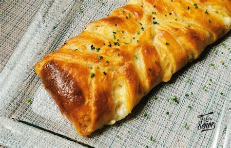 Trenza de hojaldre de salmón y queso