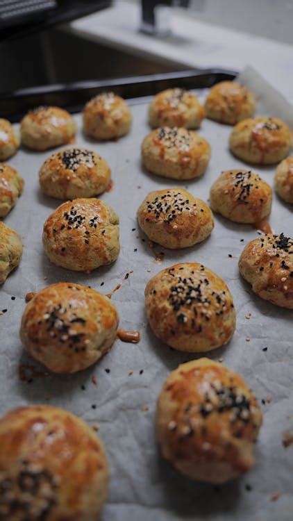 Bollos de hojaldre recién horneados