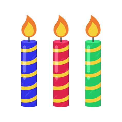 Velas de cumpleaños en un pastel.