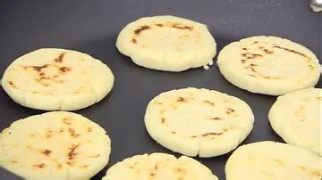 Arepas doradas en sartén