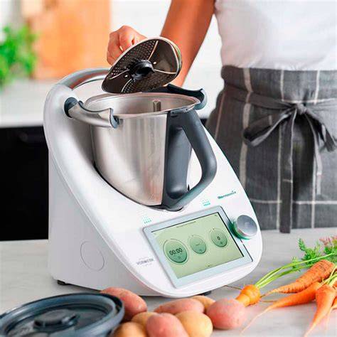 Thermomix TM6 con accesorio cubrecuchillas