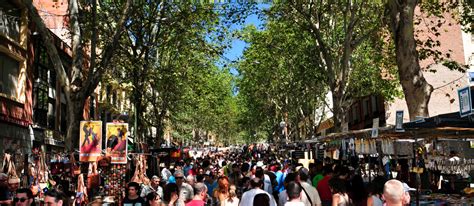 Fachada de Novo Mundo en El Rastro, Madrid