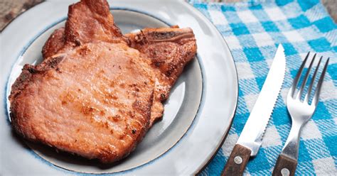 Proceso de ahumado de chuletas de cerdo