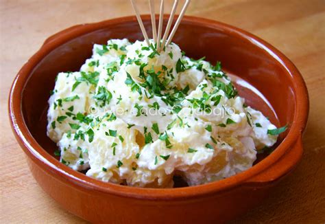 Patatas fritas con alioli