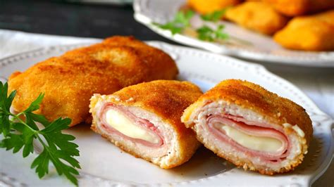 Pechugas de pollo rellenas de jamón serrano y espinacas con salsa cremosa