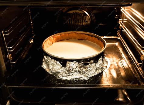 Proceso de horneado a baño maría de la tarta