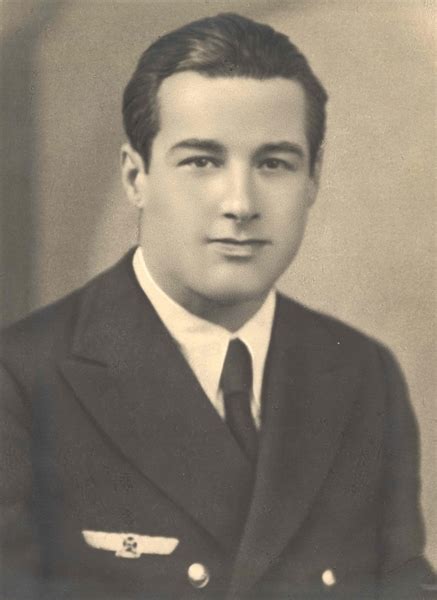 Retrato de Felipe Del Río en uniforme de aviador