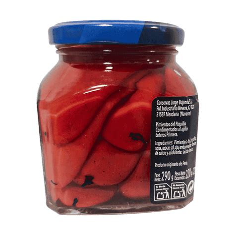 Imagen de pimientos de piquillo enteros en un frasco