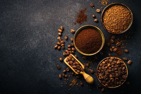 Granos de café tostados y café molido