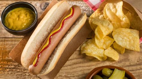 Hot dog coreano con patatas fritas