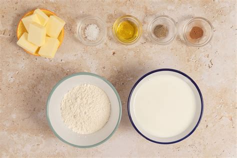 Ingredientes para la bechamel: mantequilla, harina, leche