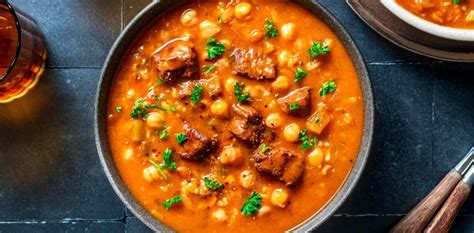 Infografía comparando Harira con otras sopas ricas en proteínas