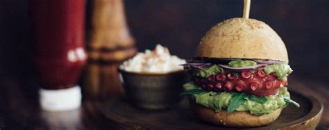 Hamburguesa de pulpo con guacamole