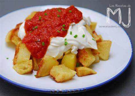 Tabla comparativa de patatas alioli y patatas bravas