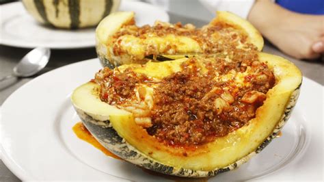 Calabazas espagueti cosechadas con su tallo
