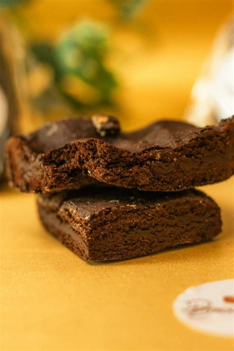 Brownie de coliflor recién horneado
