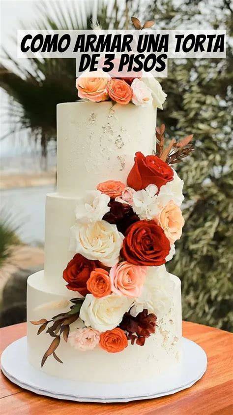 Torta de cumpleaños de tres niveles
